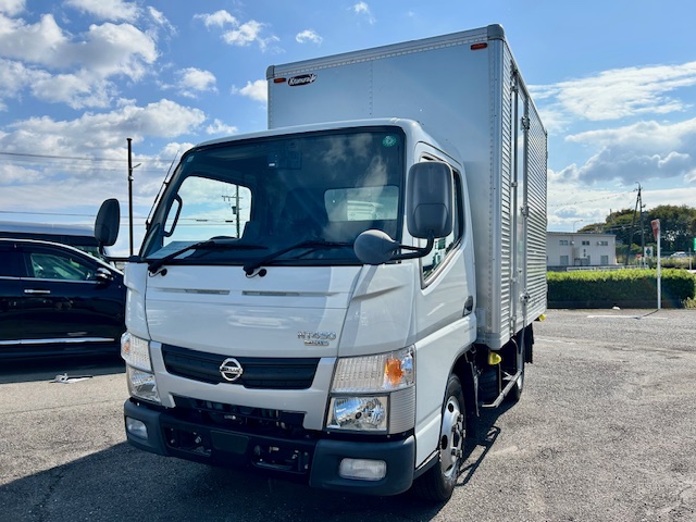日産・NT450アトラス 2tアルミバン